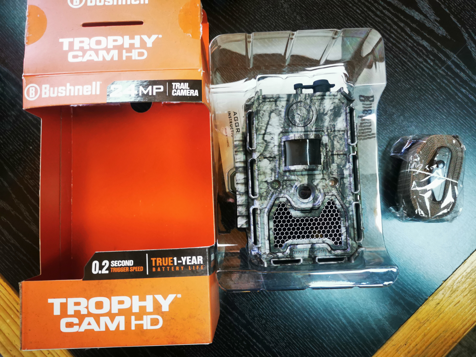 BUSHNELL TROPHY 24MP profesionalna Američka lovačka kamera