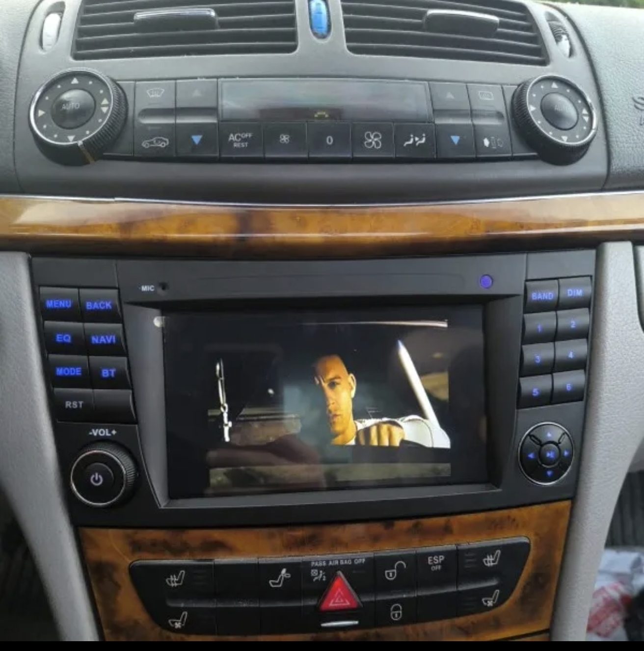 Original MULTIMEDIJA ZA E KLASA W211 W219 Android Navigacija WIFI 2DIN