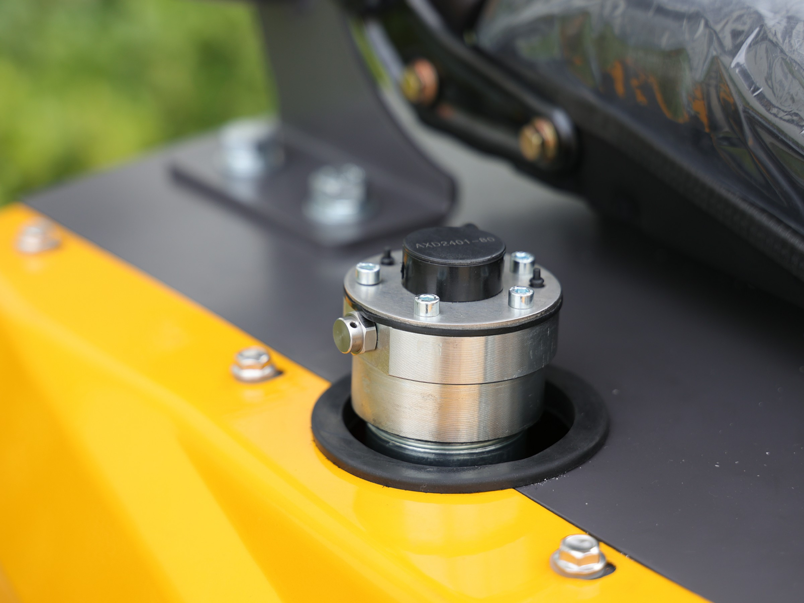 Novi TOROS TE12 mini bager EU standard Briggs & Stratton motor